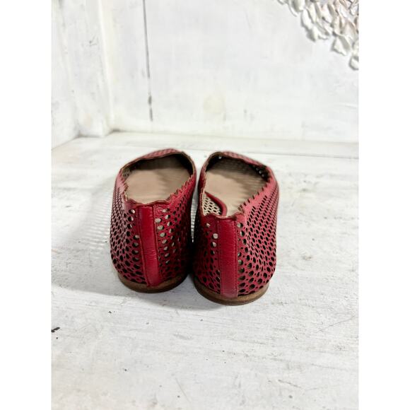 Chloe Lauren Perforated Leather Slip On Ballet Flats Red Womens Size 38.5 / 8 .5 - Picture 6 of 10
